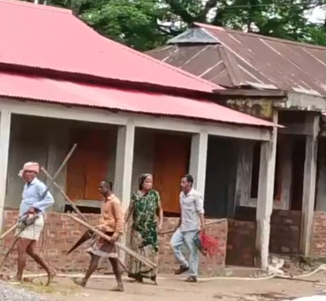 সাহেবের বাজারে আদালতের আদেশ অমান্য করে জায়গা দখলের চেষ্টা ও হামলার অভিযোগ