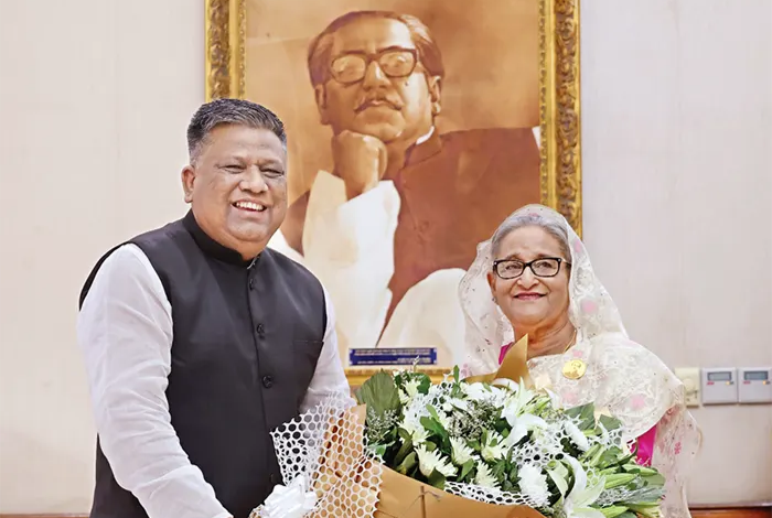 শেখ হাসিনার সাথে দেখা করতে ভারতে আনোয়ারুজ্জামান