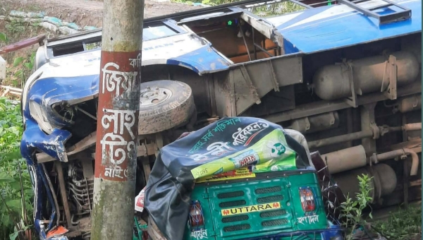 সিলেট–সুনামগঞ্জ মহাসড়কে বাস-অটোরিকশার সংঘ.র্ষে নি.হত  ৫
