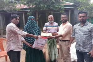 দরিদ্র মেধাবী শিক্ষার্থী ফারজানার স্বপ্নপূরণে সহায়তায়  মধ্যনগর উপজেলা প্রেসক্লাব